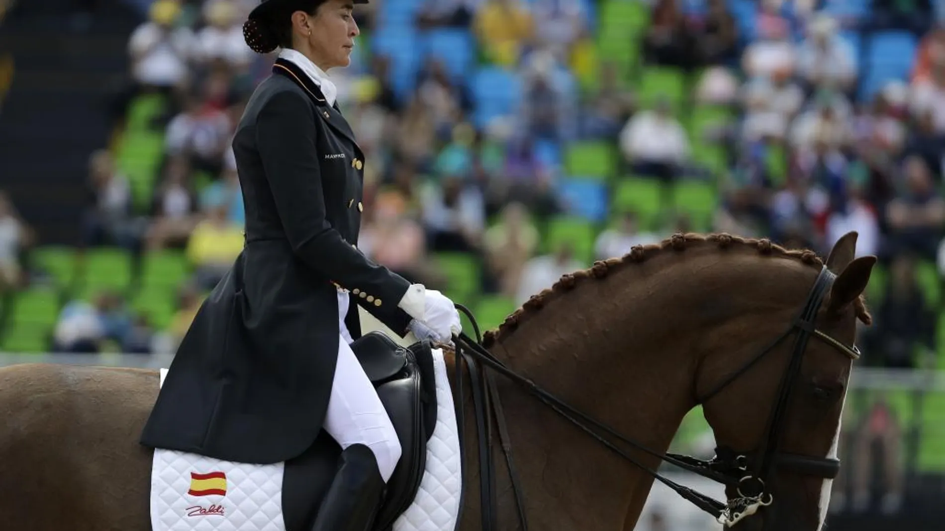 La amazona española, Beatriz Ferrer Salat, con 'Delgado'