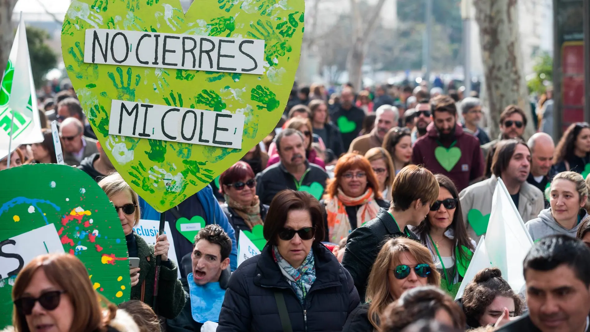 Manifestación en Valladolid contra el cierre de los colegios de Educación Especial.