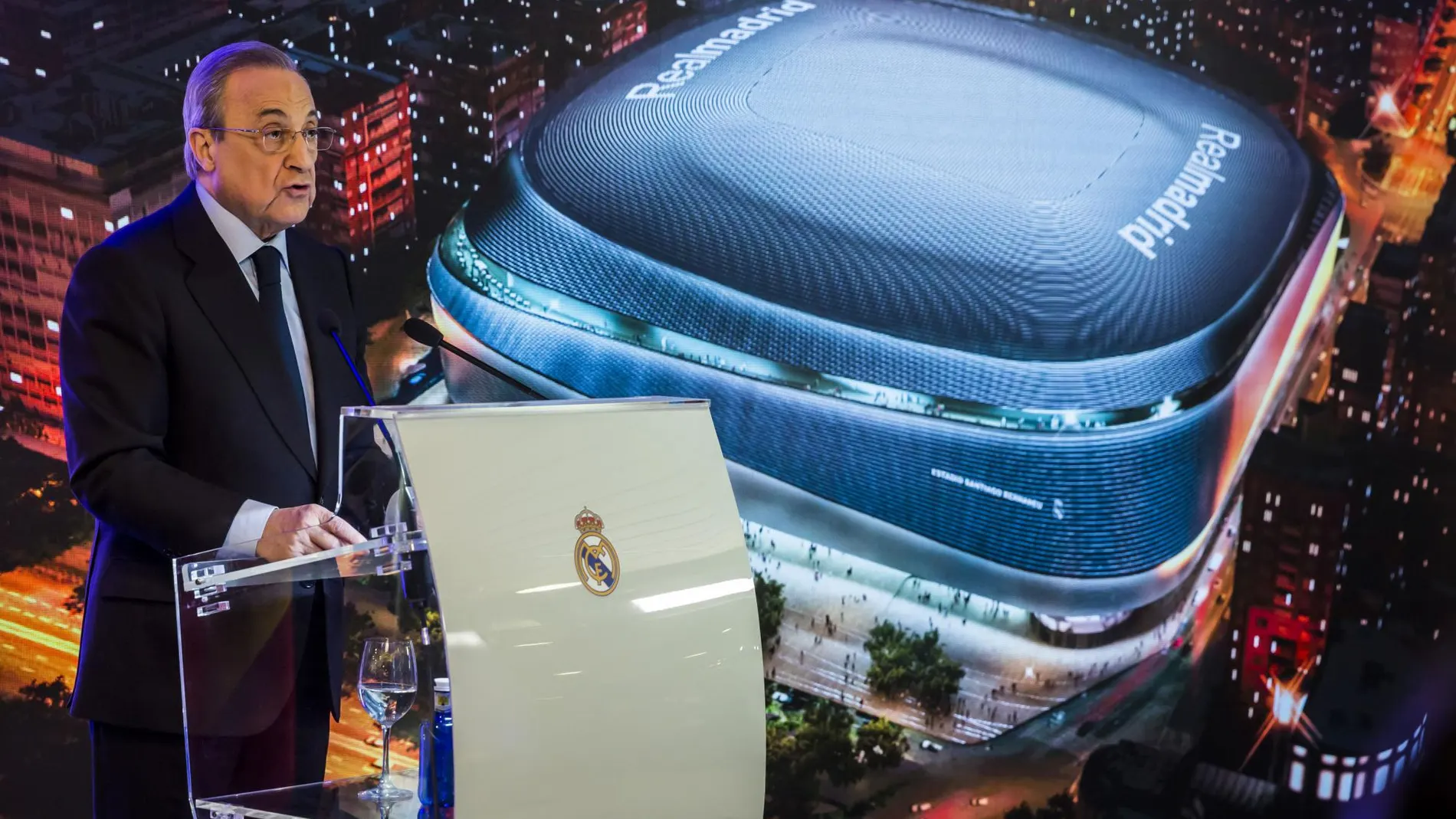 Florentino Pérez presentando el Santiago Bernabéu