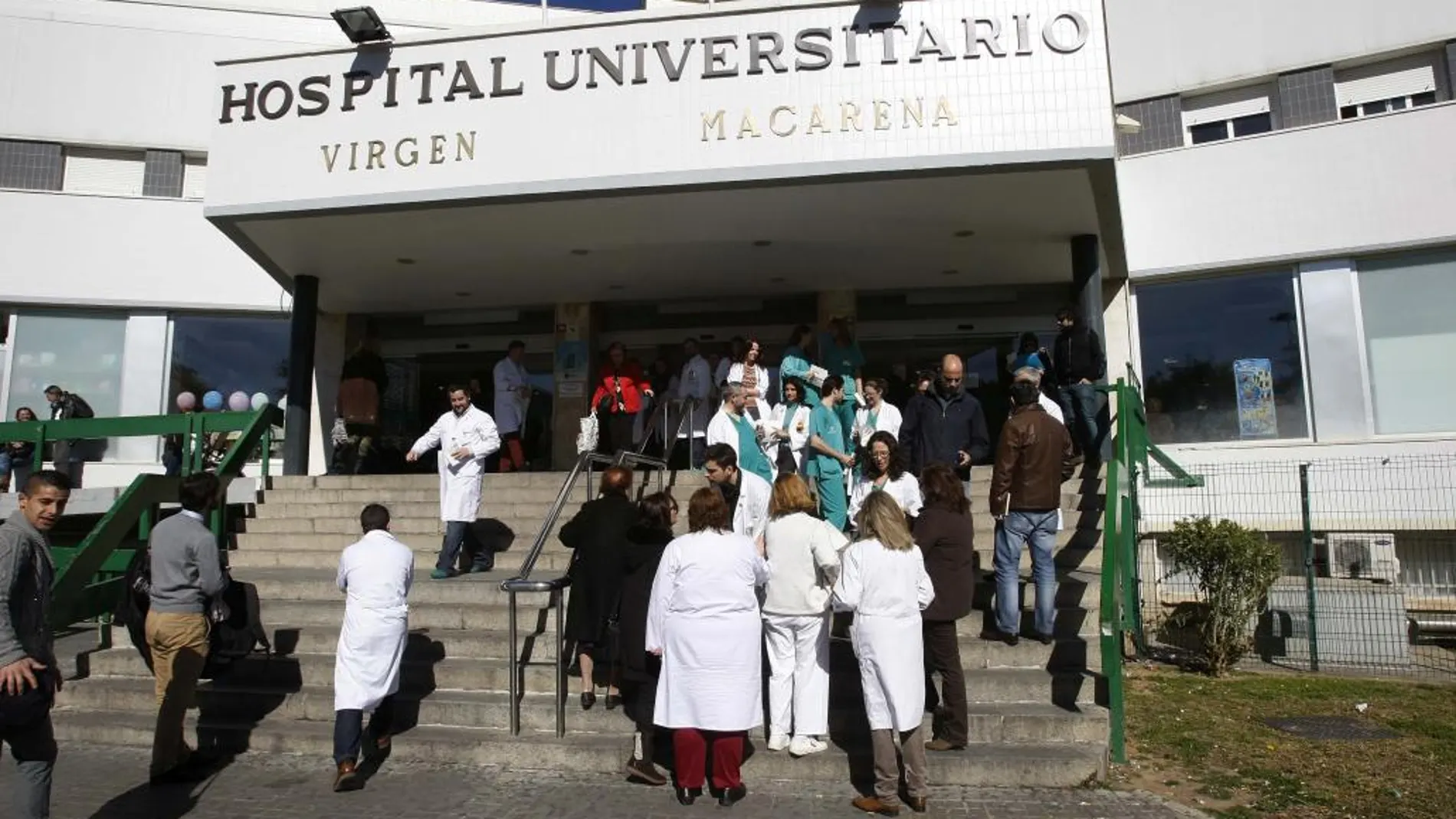 La Junta intenta rectificar la fusión hospitalaria en Sevilla