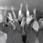 Los ancianos de la Fundación Elder cantan “Nuestra canción”