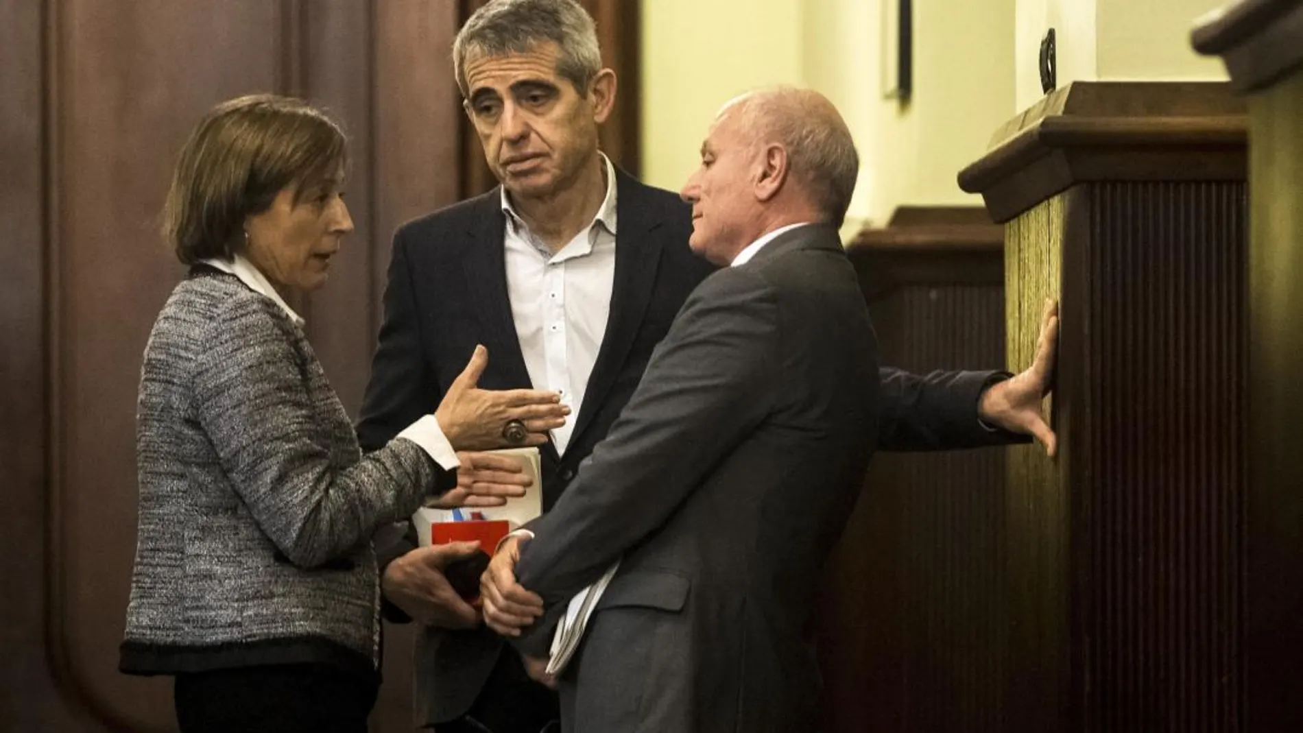 Carme Forcadell, Xavier Muro y el letrado mayor, Antoni Bayona