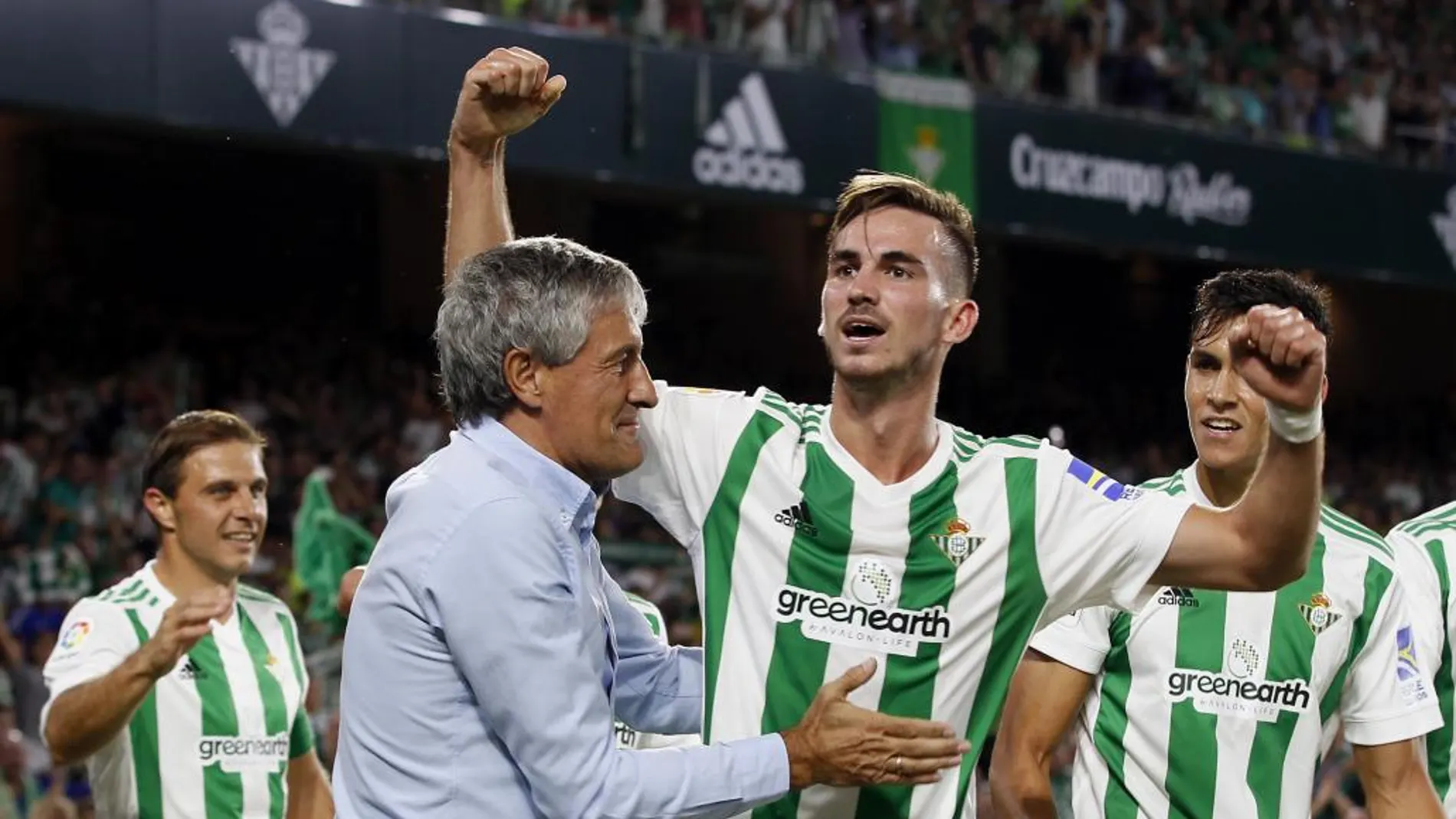 Setién felicita a Fabián tras el segundo gol