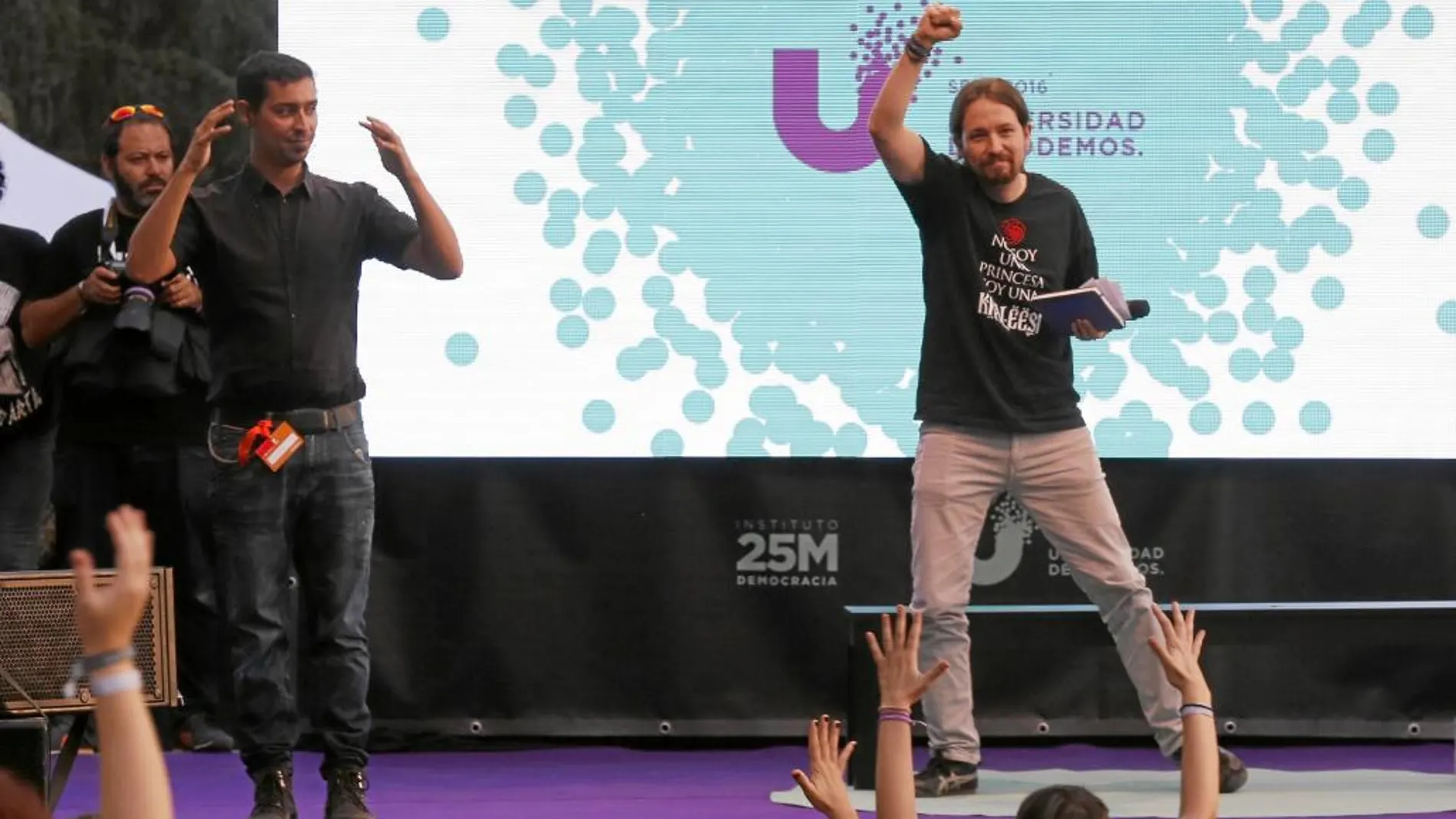 Pablo Iglesias durante su intervención en la clausura de la «Universidad de Podemos», ayer, en Madrid