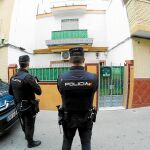 Efectivos de la Policía Nacional tomaron las calles del barrio de la Carretera de Su Eminencia durante todo el día de ayer.Foto: Manuel Olmedo