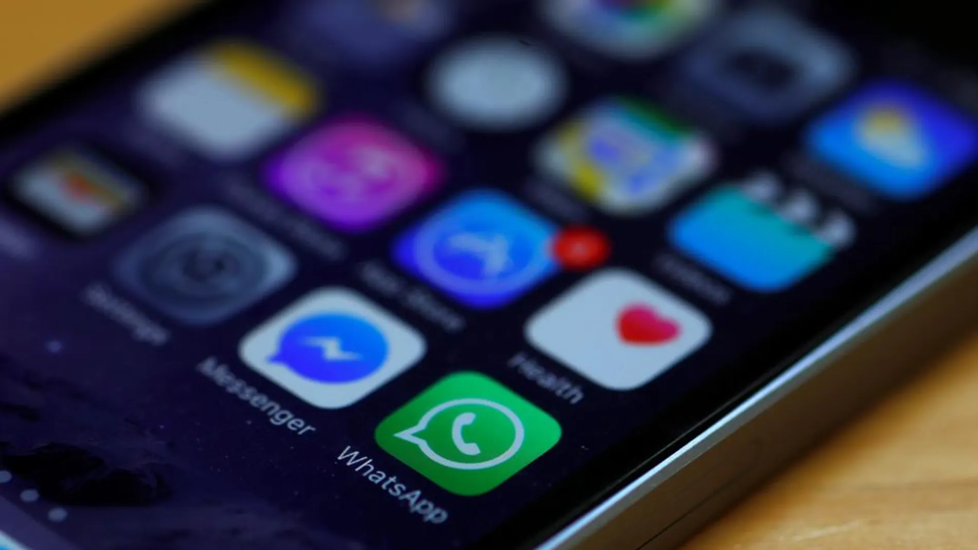 El WhatsApp está ya plenamente incorporado entre los hábitos de la población mayor