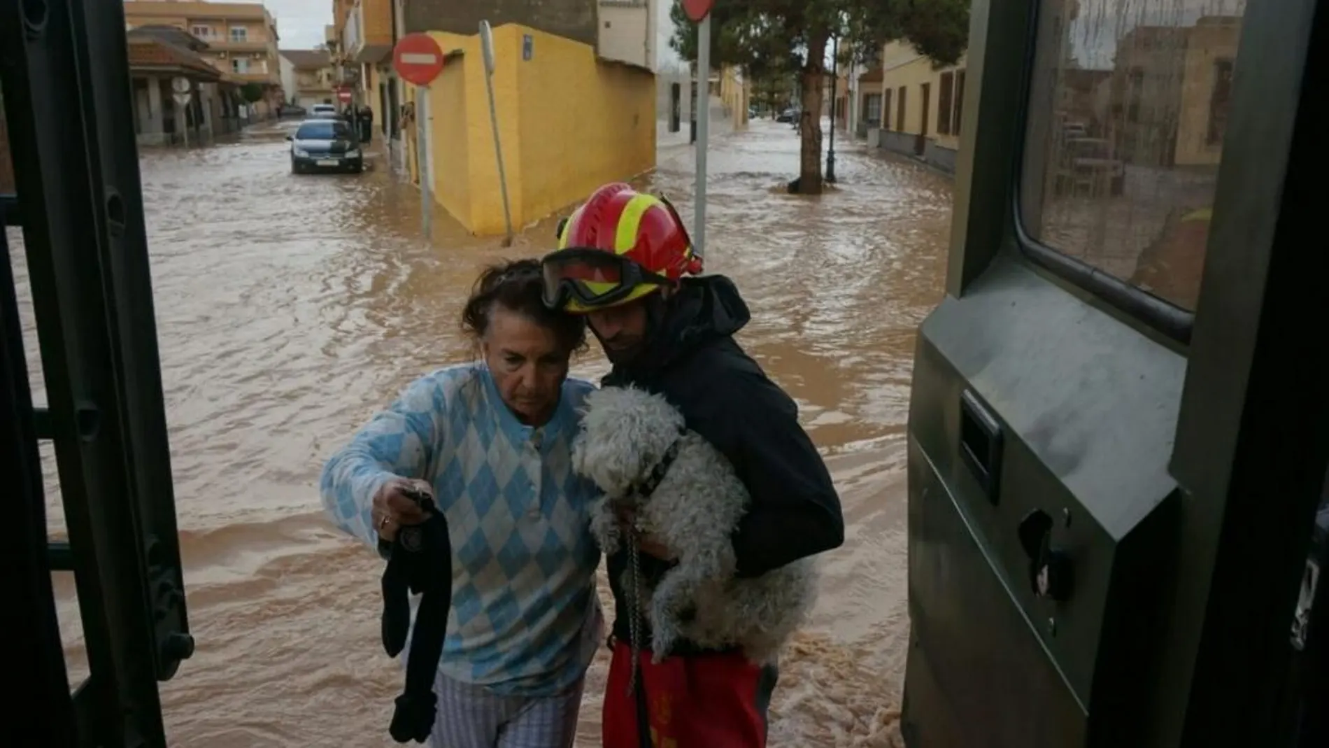 Más de 160 efectivos de la UME rescataron a cerca de 80 personas en Los Alcázares, lugar donde falleció un hombre