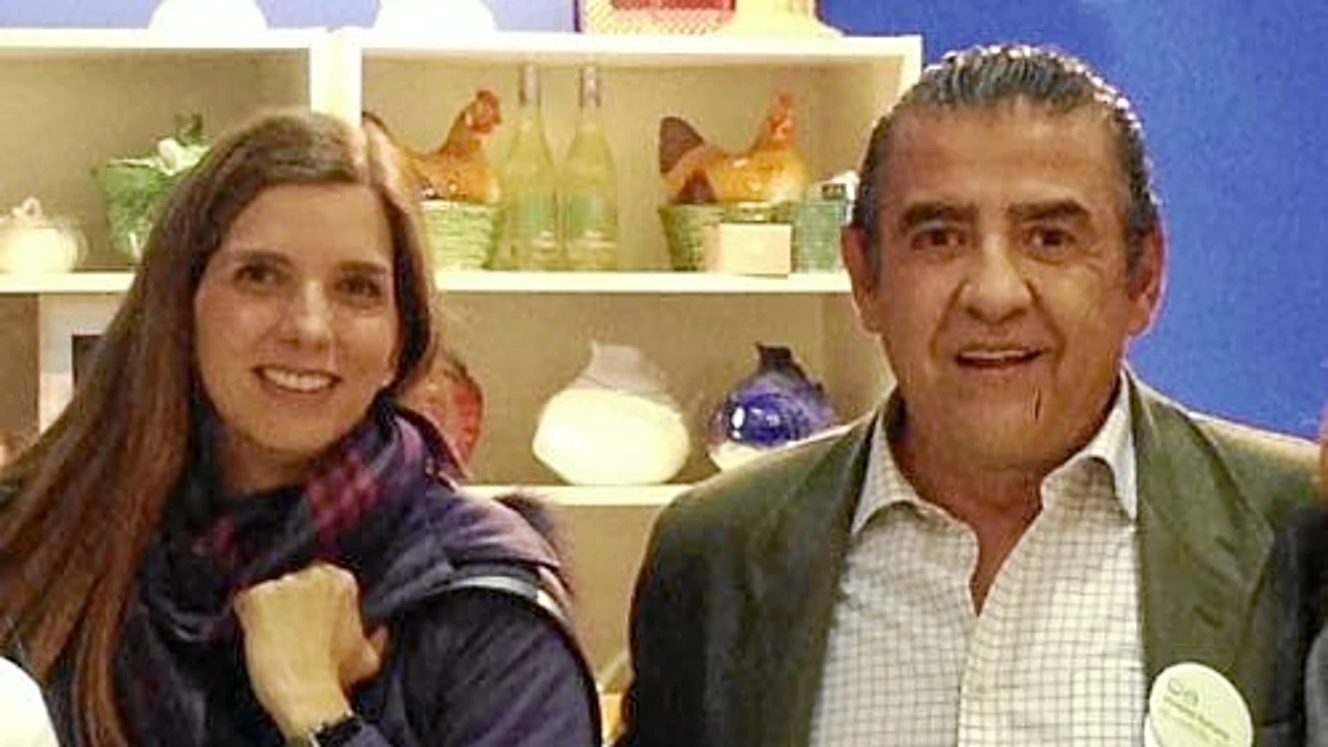 Margarita Vargas y Jaime Martinez Bordiú en El Rastrillo