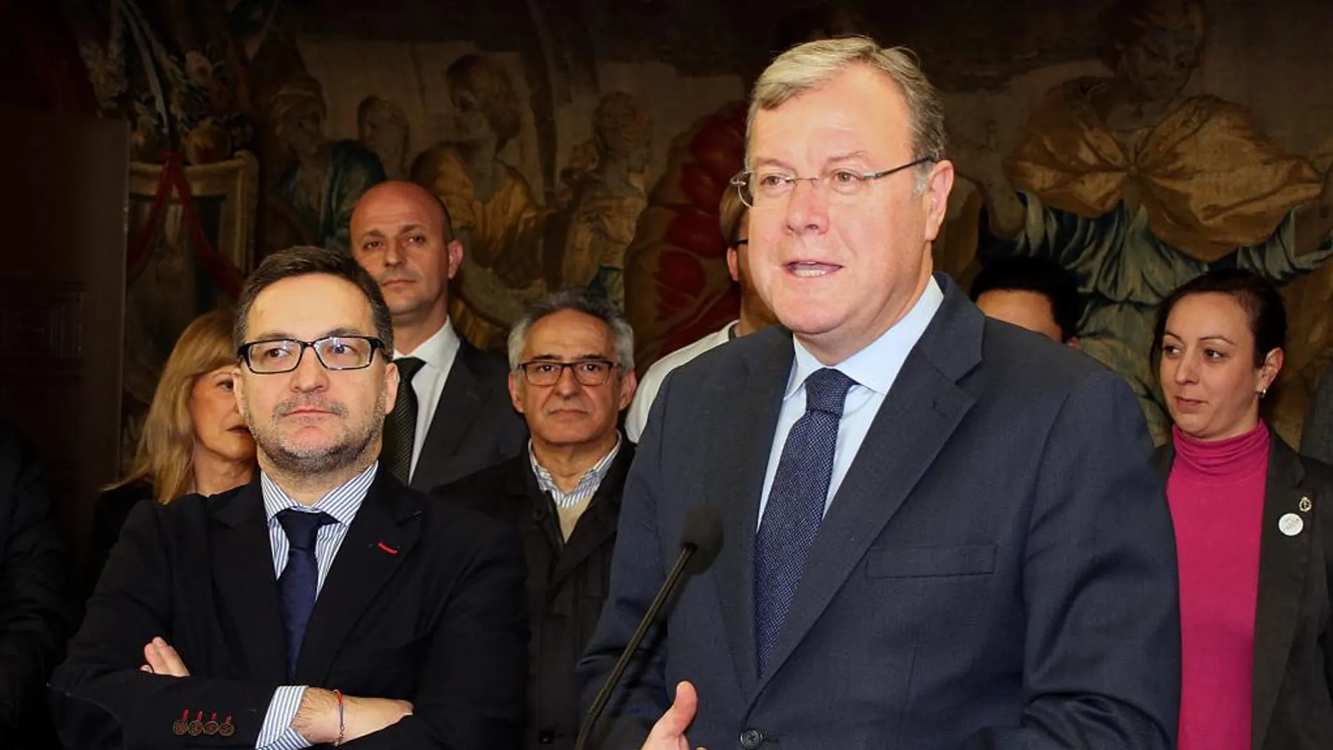 La iniciativa fue presentada por el alcalde, Antonio Silván y por el presidente de la Junta Mayor, Miguel Ángel Fernández