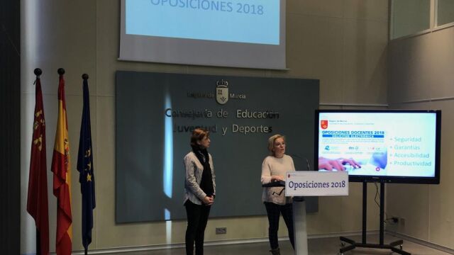 La consejera de Educación, Adela Martínez-Cachá, anunció ayer la convocatoria de oposiciones docentes de Secundaria