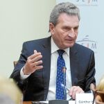 El comisario encargado de los presupuestos, el alemán Günther Oettinger, ya ha avanzado recortes en la nueva PAC