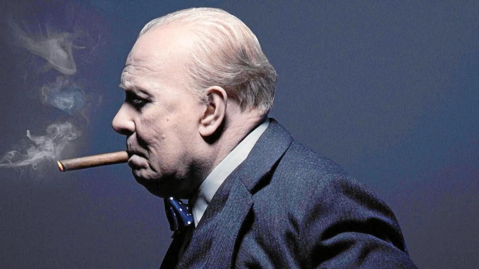 El actor Gary Oldman interpreta a Winston Churchill en el filme «El instante más oscuro»