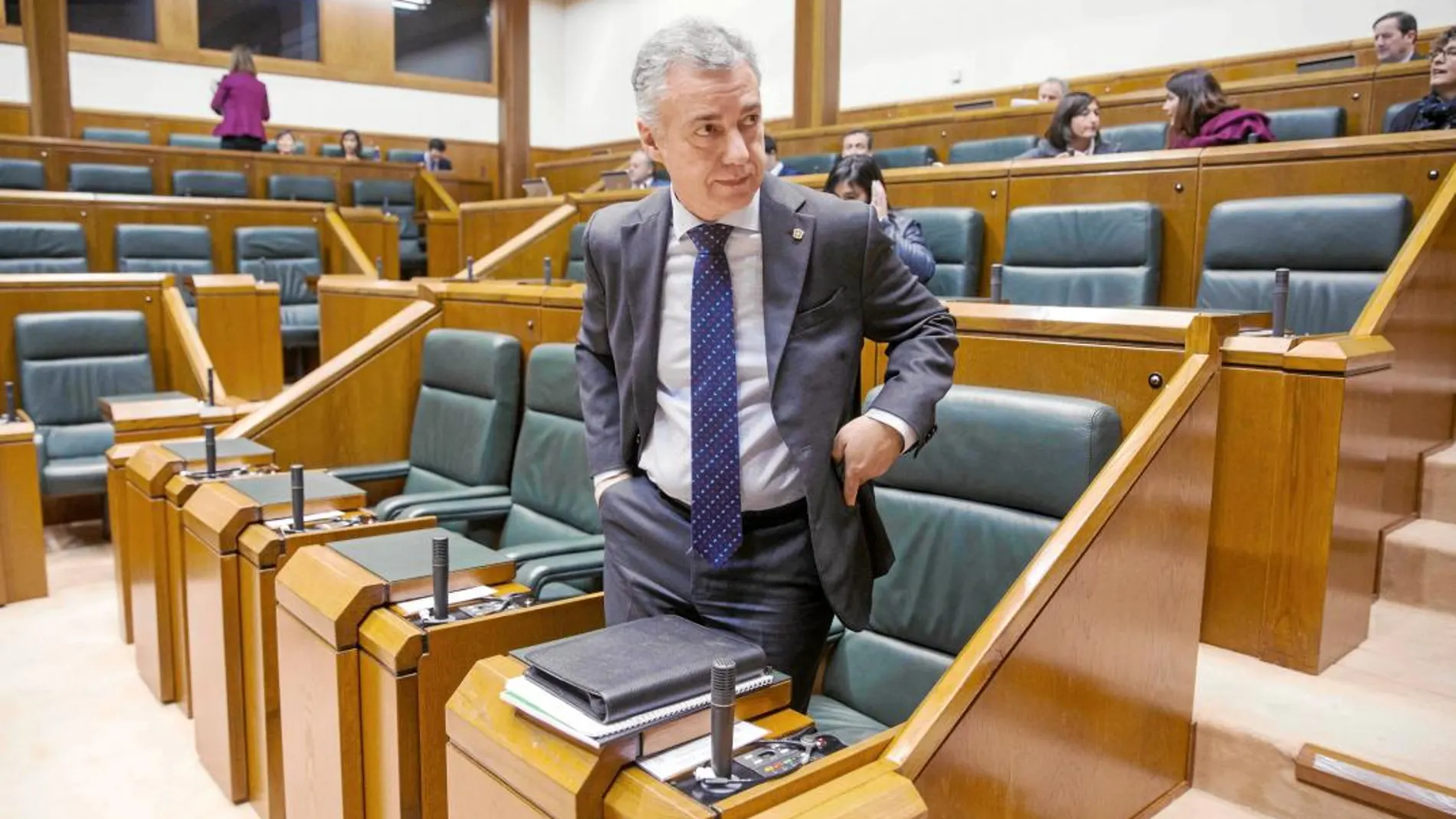 El lendakari, Íñigo Urkullu, en el Parlamento vasco. El apoyo del PNV es clave para sacar adelante las cuentas públicas