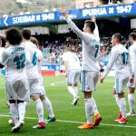 Cristiano Ronaldo celebra con sus compañeros un gol marcado al Eibar, durante el partido de la jornada 28 de LaLiga. EFE/Juan Herrero.