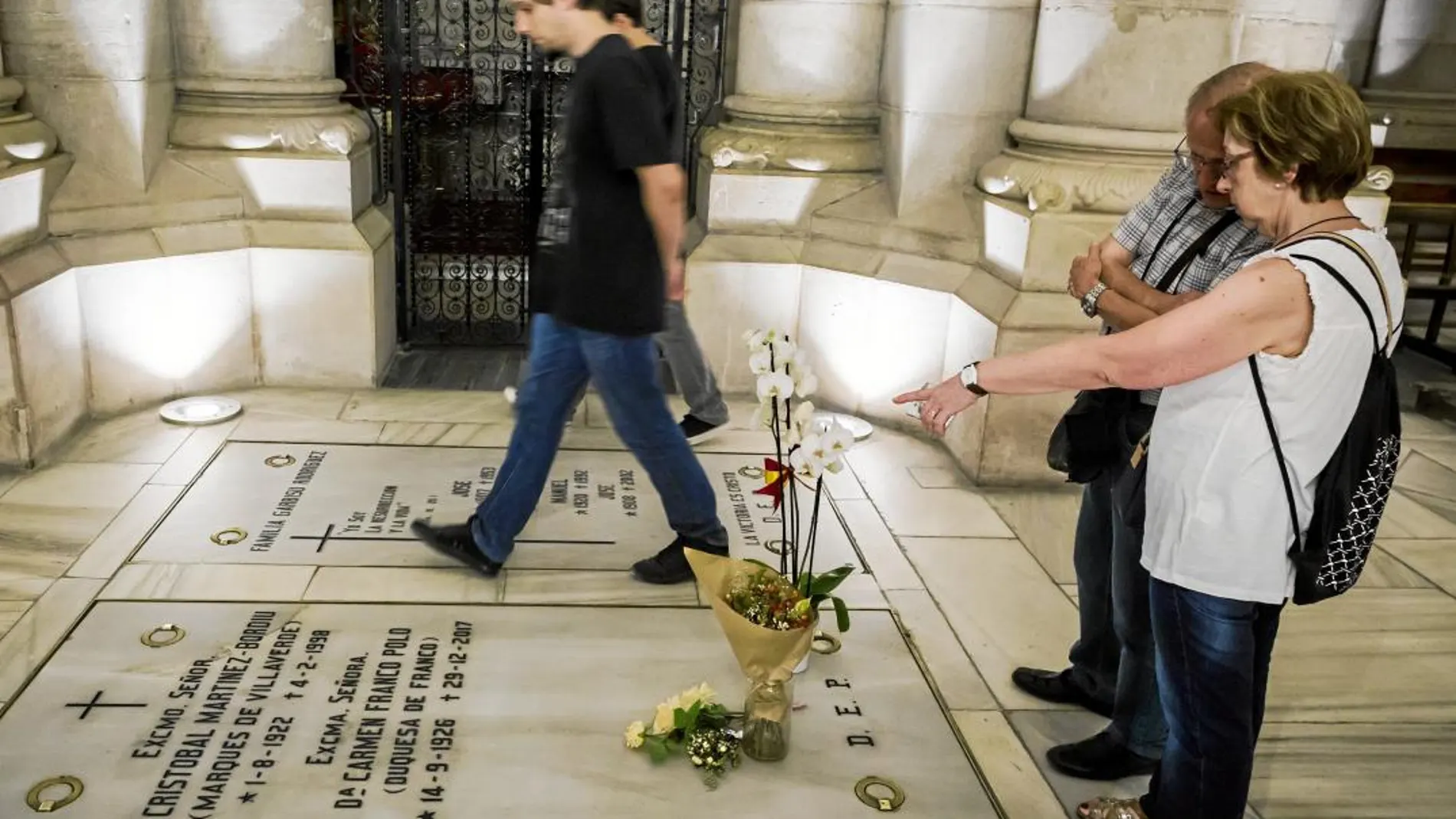 En la cripta de La Almudena están enterrados los restos de la hija de Francisco Franco y su marido. En la actualidad recibe cerca de 800 visitas al mes