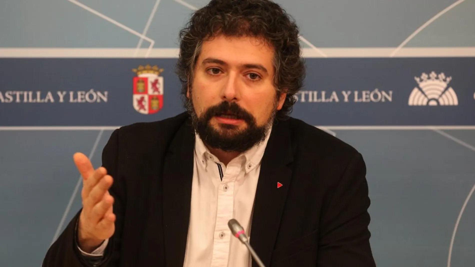 El líder de Izquierda Unida en Castilla y León y procurador en las Cortes, José Sarrión, llama a defender la sanidad pública en la «histórica» manifestación del próximo 20 de enero en Valladolid