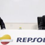 El presidente de Repsol, Antonio Brufau, y el consejero delegado, Josu Jon Imaz