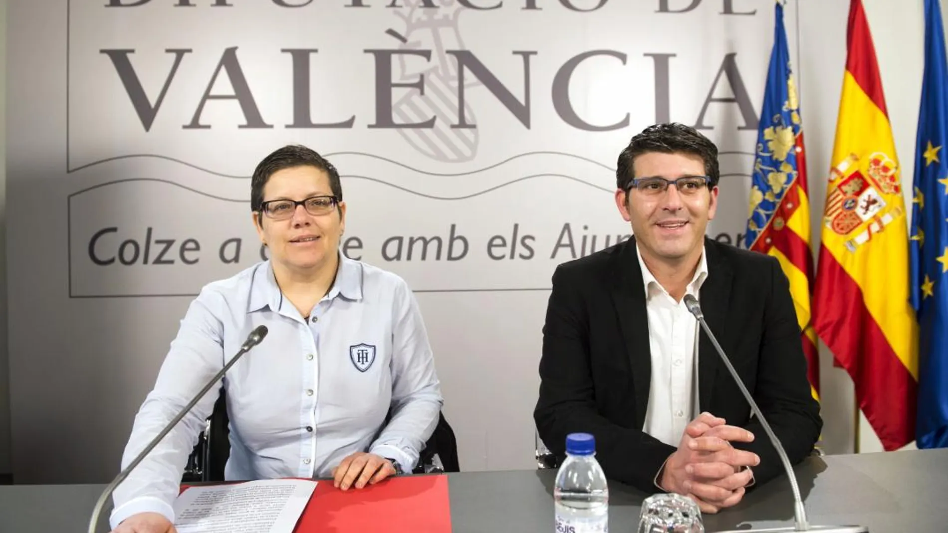 La diputada de Juventud y Deportes, Isabel García, junto al presidente de la Diputación de Valencia, Jorge Rodríguez