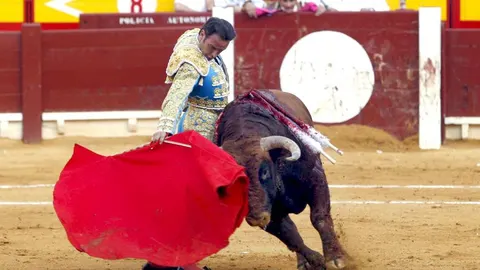 Derechazo de Enrique Ponce, en imagen de archivo