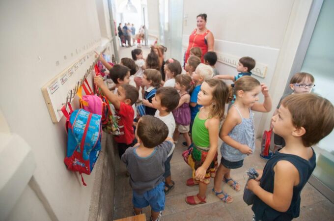 Los padres gastan una media de entre 350 y 400 euros en material escolar, libros y uniformes en la «vuelta al cole»