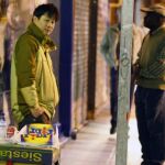 Los «lateros» suelen colocarse cerca de los establecimientos de ocio nocturno para captar clientes a la salida o en plazas donde se practica botellón