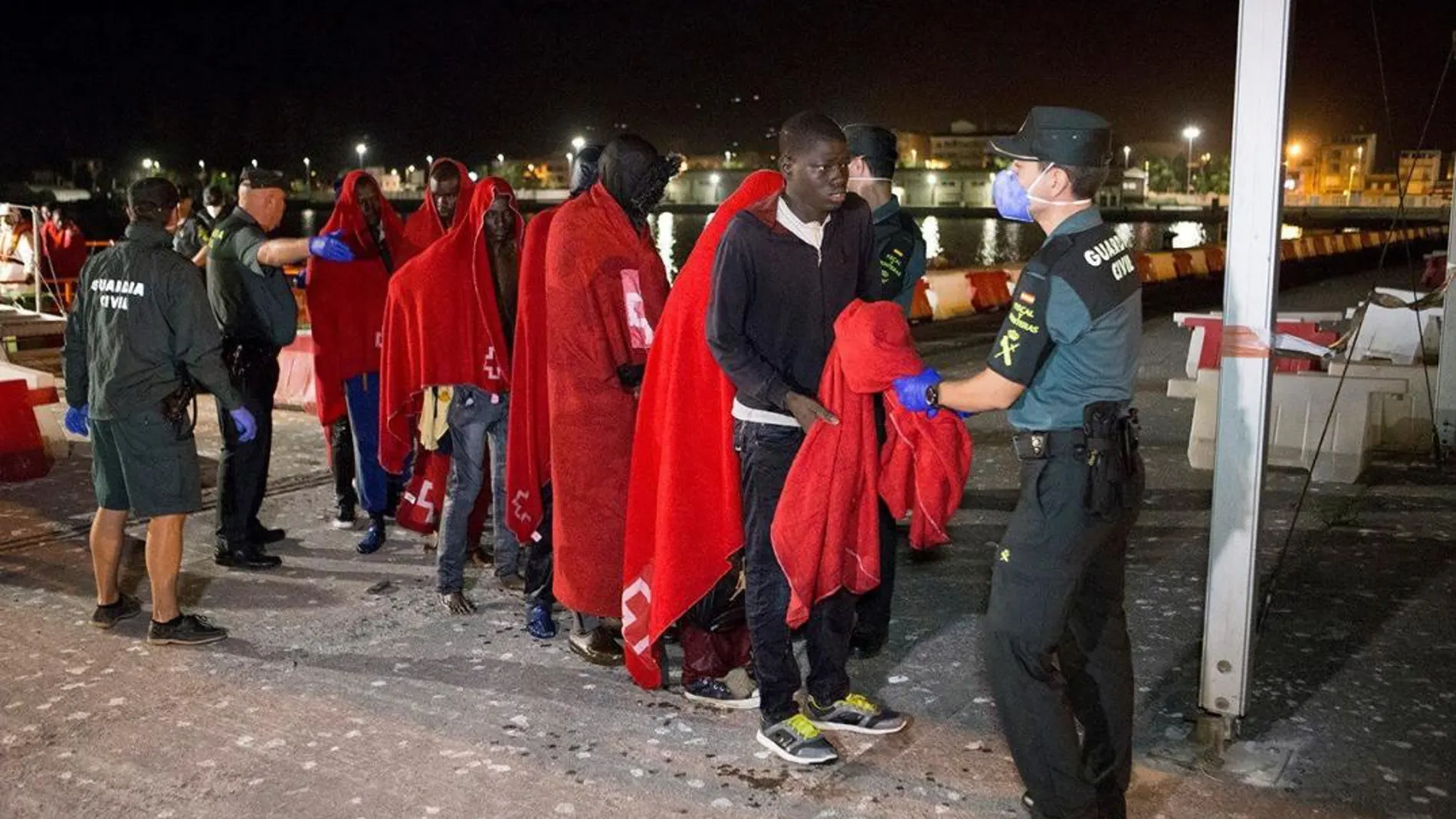 Desde el 1 de enero hasta el 15 de julio, 18.016 inmigrantes tomaron la ruta occidental (que une Marruecos o Argelia con España) para alcanzar costas europeas / Foto: Efe