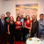 Los artistas del Colectivo Simancas junto al presidente de la Diputación de Valladolid, Jesús Julio Carnero
