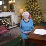 Isabel II después de grabar el mensaje de Navidad.