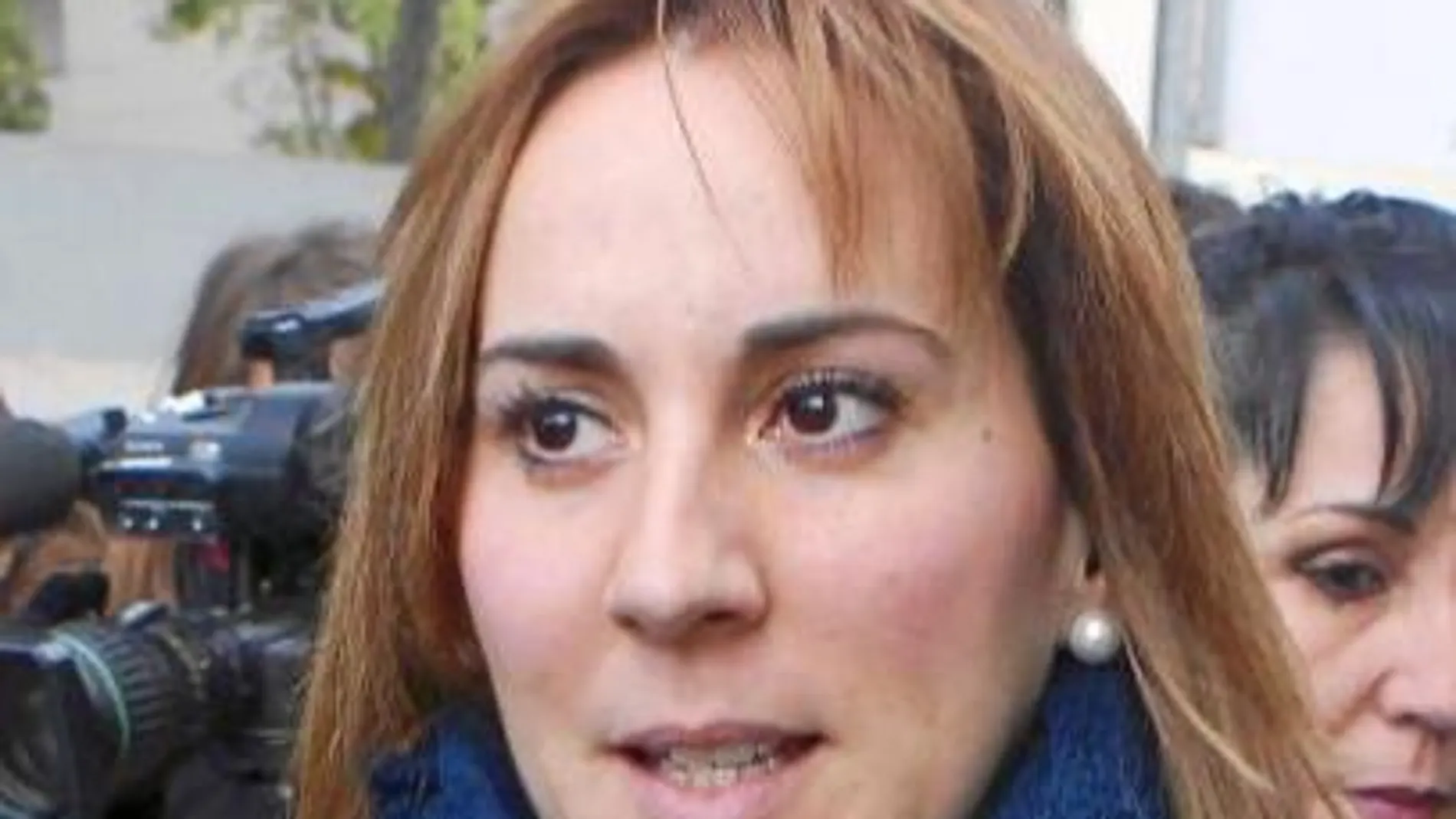 La alcaldesa de Montcada i Reixac, María Elena Pérez, al llegar al juzgado de Sabadell