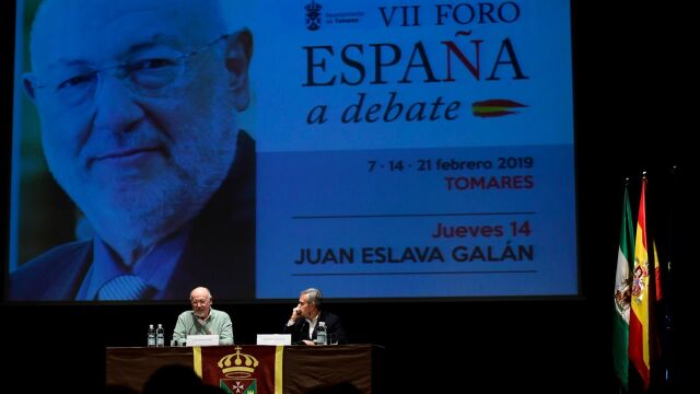 El escritor Juan Eslava Galán, en Tomares / Foto: Ke-Imagen
