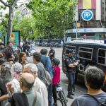 Las movilizaciones contra las sedes del PP comenzaron ayer tarde en toda España. En la imagen, Génova