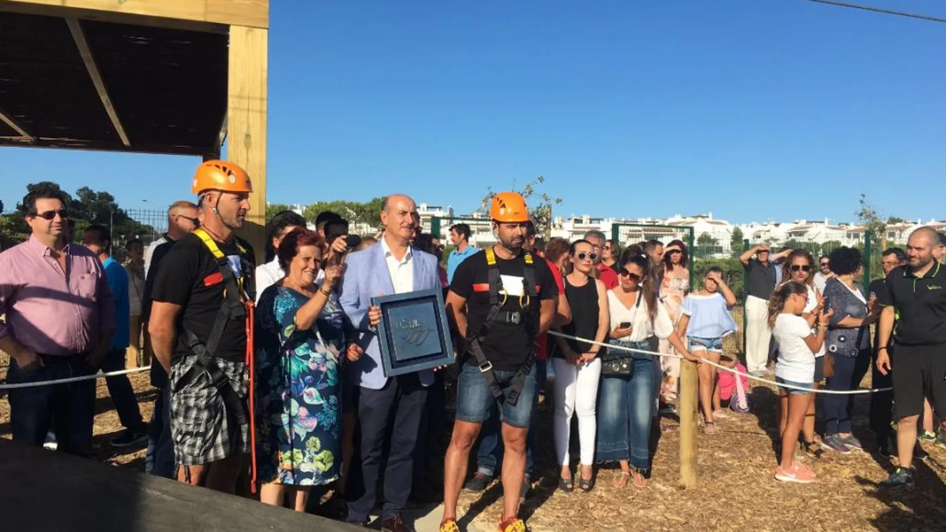 Los bomberos de Huelva fueron los primeros en montarse en la infraestructura