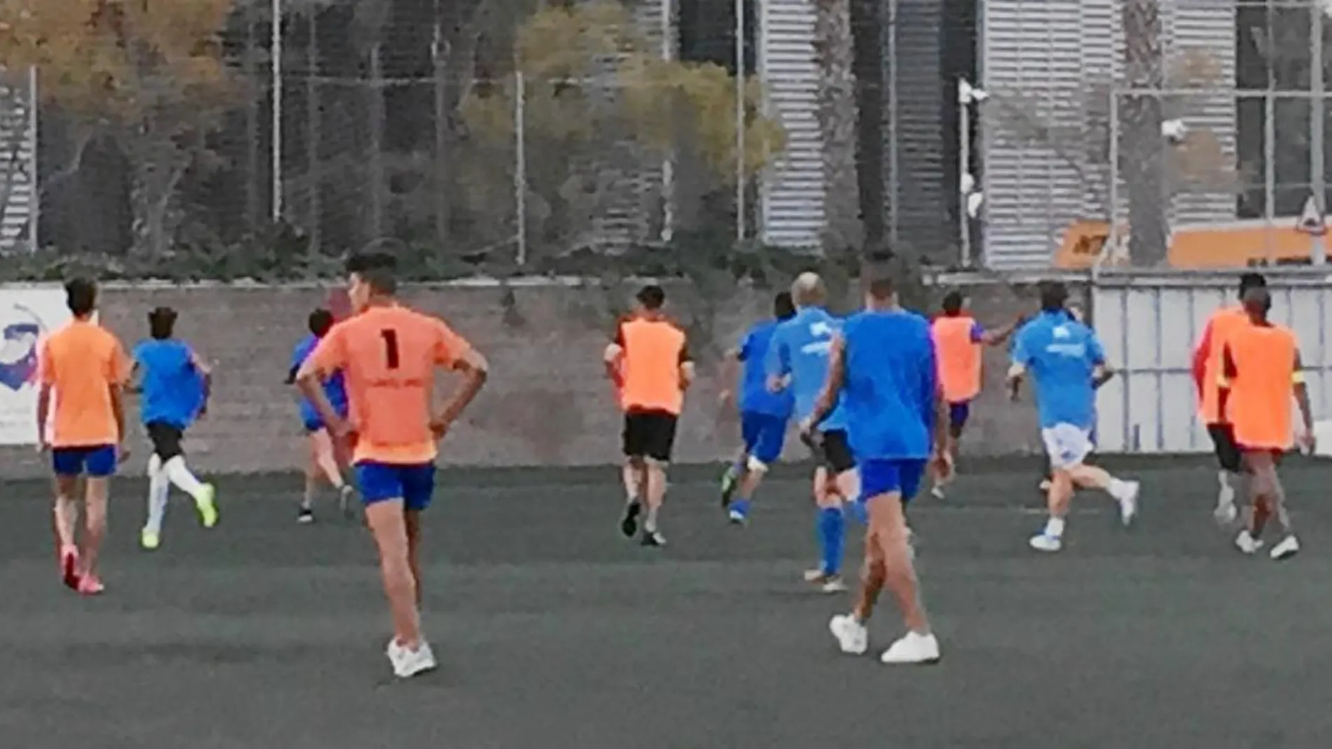 «Sport2Live» organiza partidos de fútbol para jóvenes procedentes de centros de acogida en Barcelona