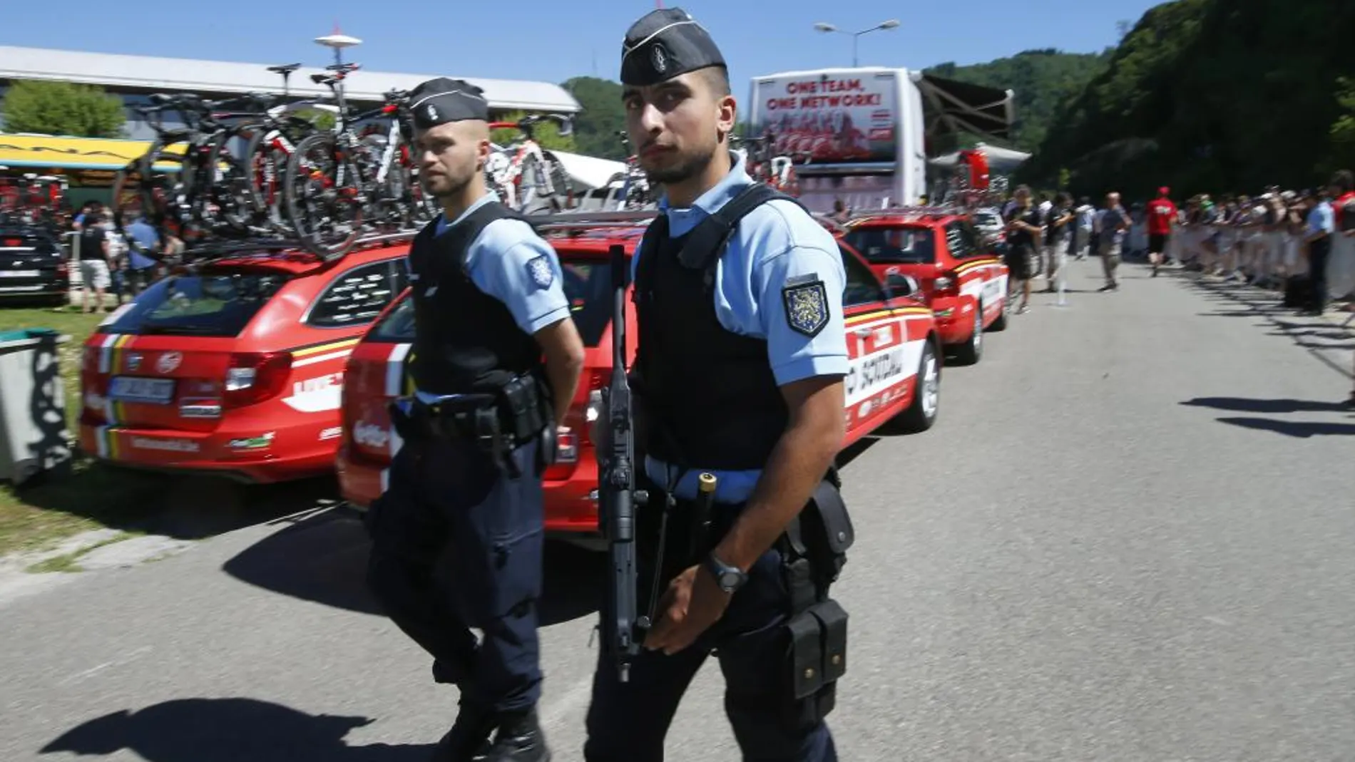 Controles de la policía francesa durante el Tour de Francia