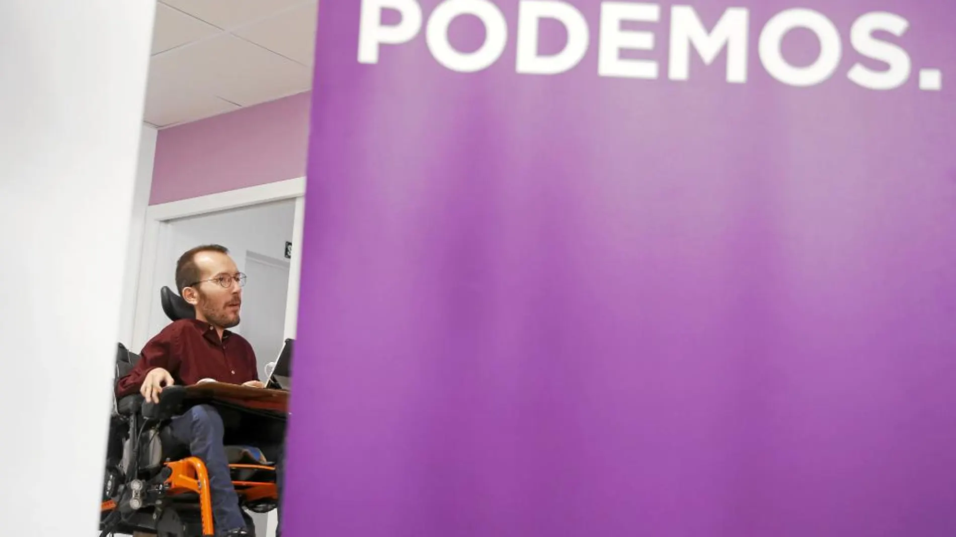 Pablo Echenique, secretario de Organización, durante la rueda de prensa celebrada tras el Consejo de Coordinación de Podemos
