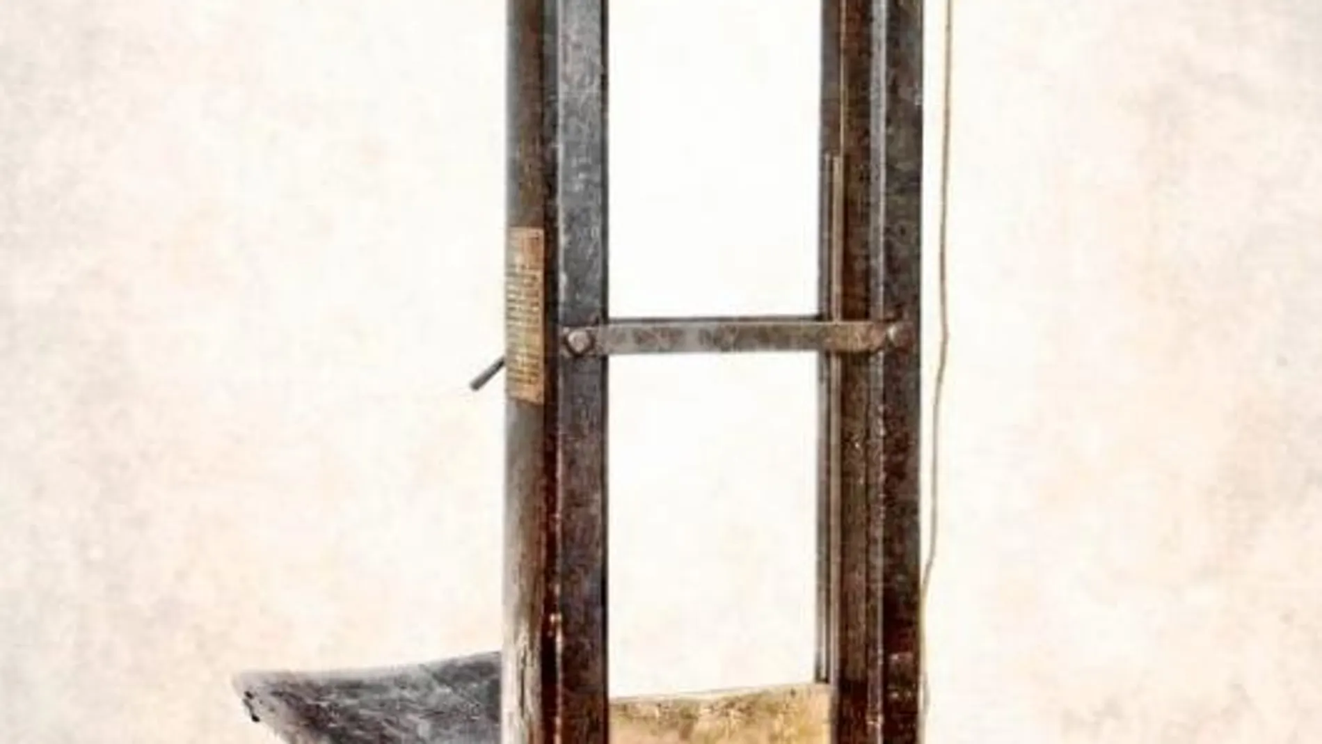 Esta guillotina del siglo XIX saldrá a subasta el 11 de julio en una casa parisina