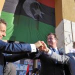 el pacto anti-gadafi. En 2011, Cameron y el entonces presidente francés, Nicolas Sarkozy, lanzaron una operación para acabar con Muamar el Gadafi, que condujo a la actual situación de desgobierno en el país