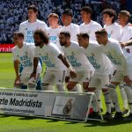 El once titular con las camisetas de apoyo a Iker Casillas