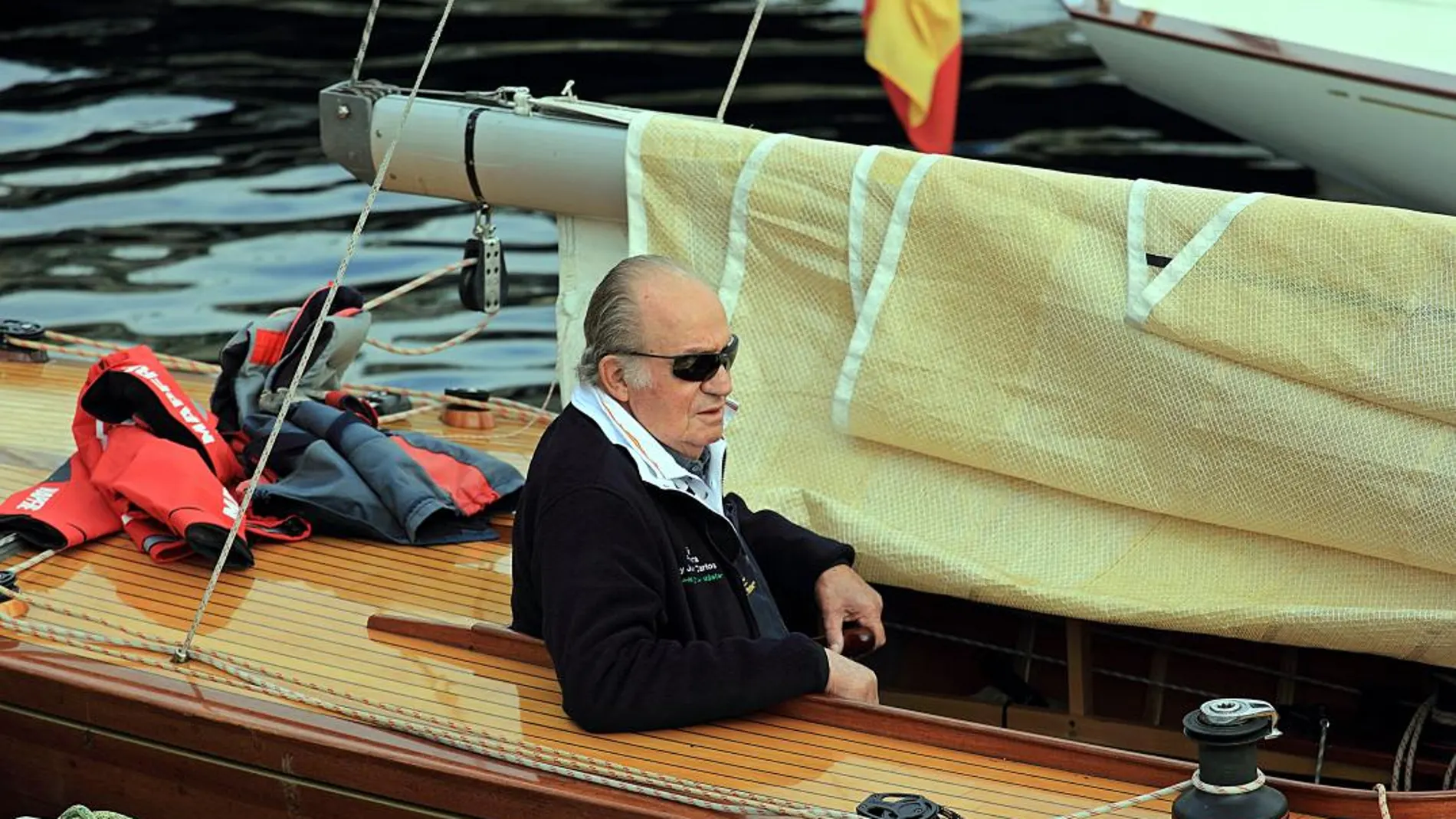 Don Juan Carlos quiere competir en las regatas antes de la operación