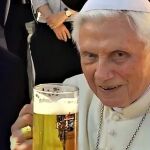 El Papa Benedicto XVI durante la celebración de sus 90 años/Youtube