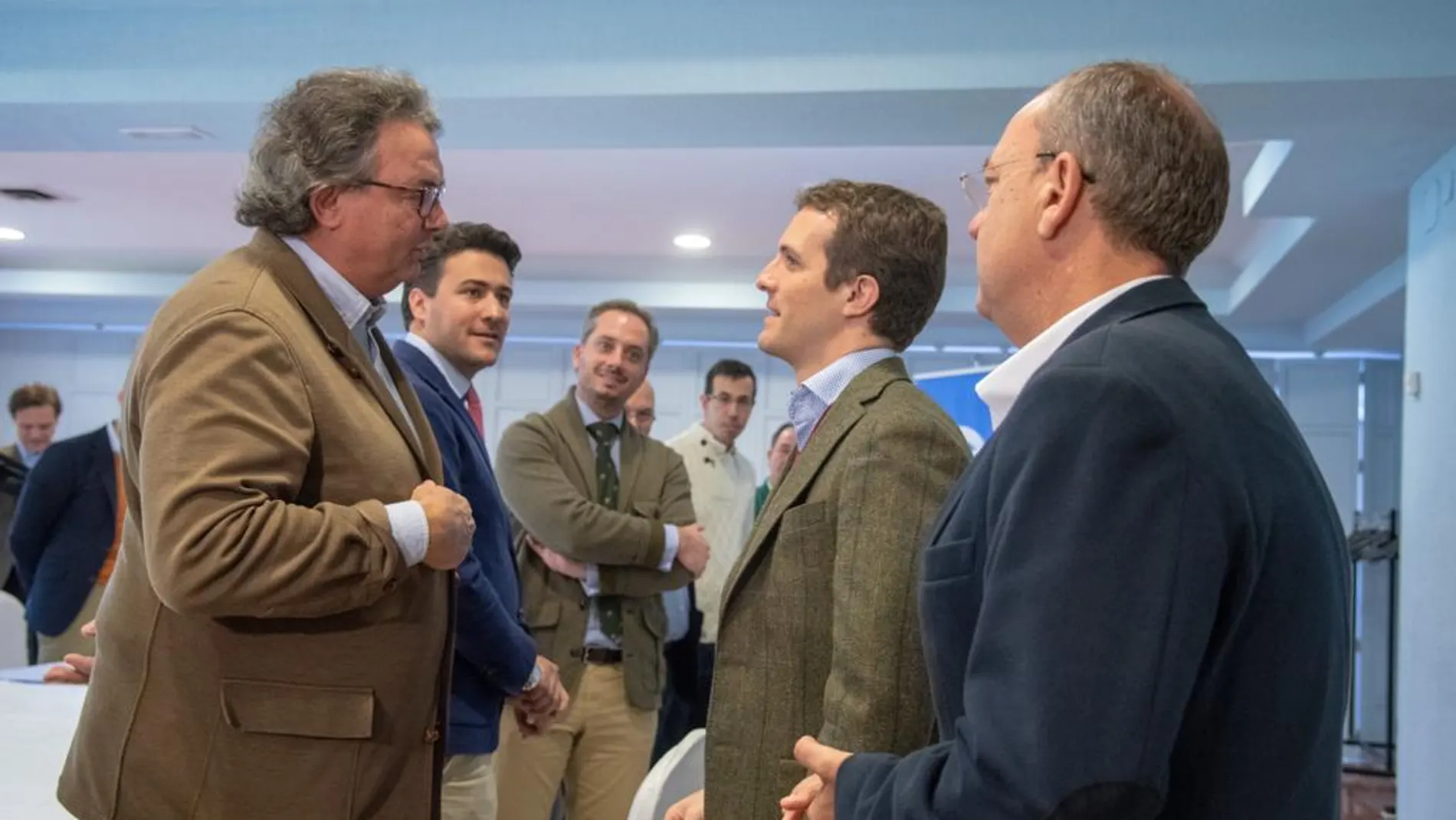 Encuentro de Pablo Casado con Carlos Núñez, Presidente de la UCTL