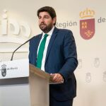 El presidente del Ejecutivo murciano, Fernando López Miras, ejerció ayer por primera vez como portavoz del Consejo de Gobierno en el Palacio de San Esteban