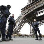 Francia mantiene la máxima alerta ante posibles atentados