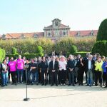 Diputados de Junts pel Sí y la CUP se comprometieron ayer a tirar adelante la hoja de ruta soberanista aunque los tribunales quieran frenarla.