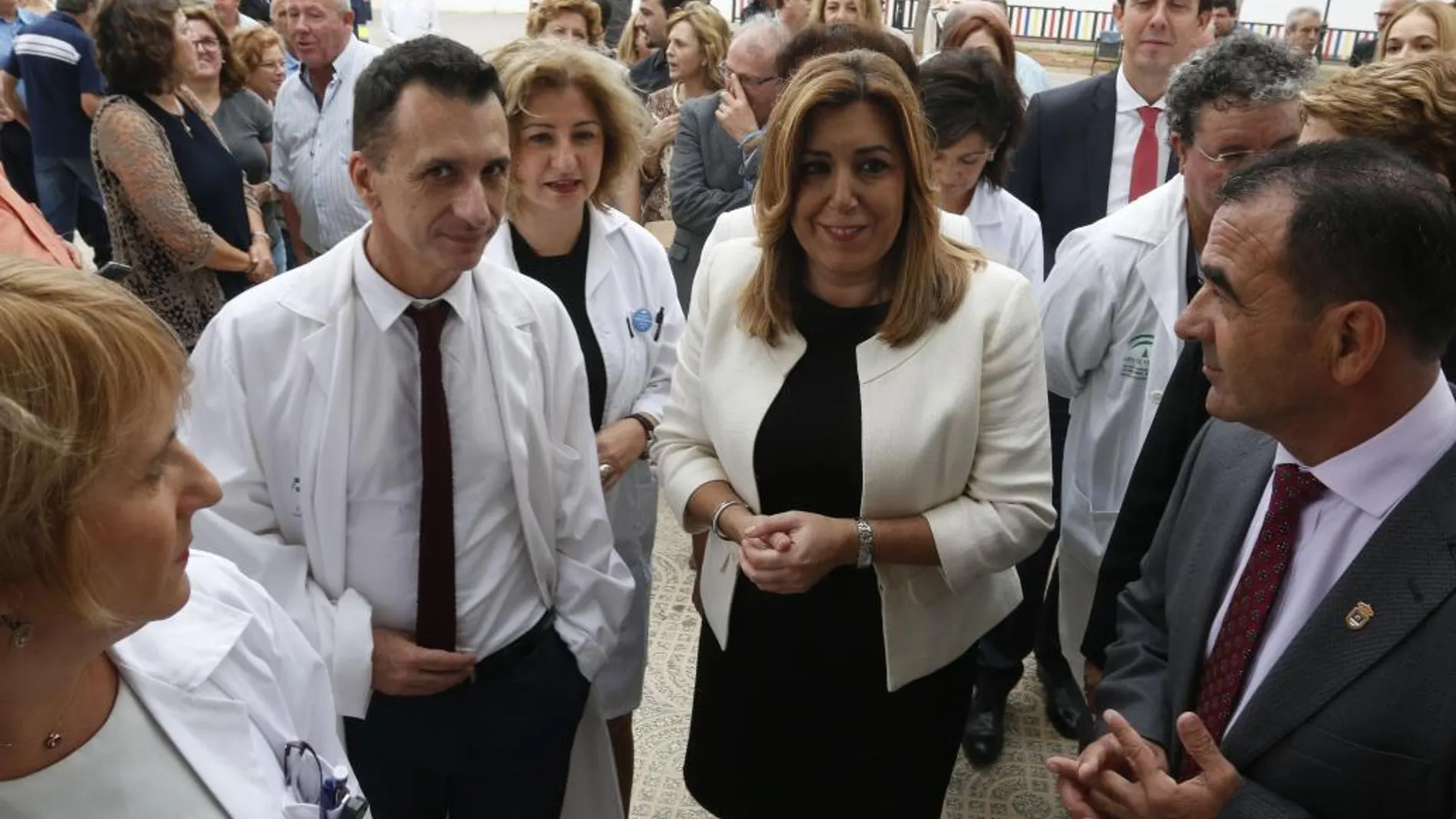 Susana Díaz durante su visita a un nuevo centro de salud en La Mojonera (Almería)