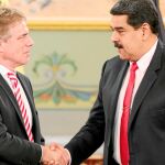 Daniel Kriener, embajador alemán en Caracas, y el presidente Maduro en septiembre pasado