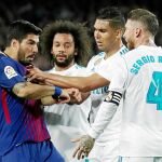 Discusiones continuas. Luis Suárez, Marcelo, Casemiro y Sergio Ramos, en uno de los muchos lances del encuentro de ayer / Reuters