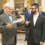 El alcalde de Valencia, Joan Ribó (izda.), junto al concejal de Cultura Festiva y presidente de la Junta Central Fallera, Pere Fuset, en una imagen de archivo. Kike Taberner