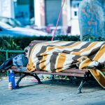 Fallece un migrante sin techo en una fábrica abandonada de Valencia