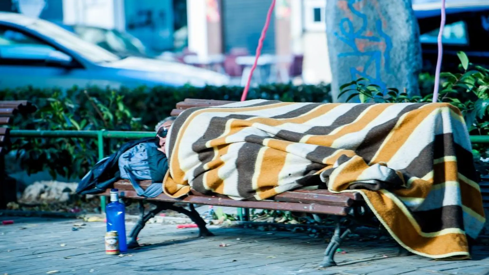 Fallece un migrante sin techo en una fábrica abandonada de Valencia